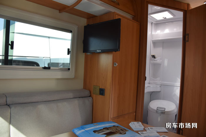 國六標準皮卡房車將上市，內部兩張大床，四驅可選自動擋