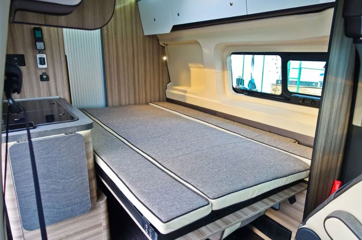 景宴睿535福特新全順自行式B型房車