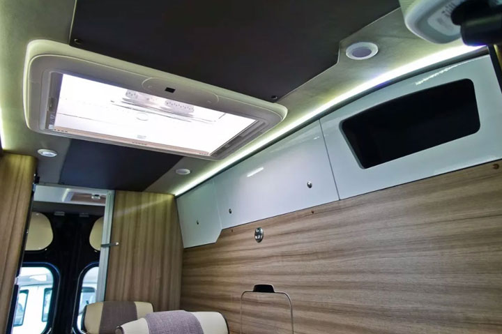 景宴睿535福特新全順自行式B型房車