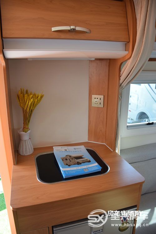 國六標(biāo)準(zhǔn)皮卡房車將上市，內(nèi)部?jī)蓮埓蟠玻尿?qū)可選自動(dòng)擋