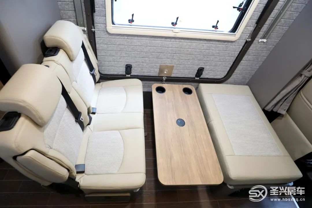 無拓展大空間/設(shè)計精細(xì)的房車，才是長途旅行必備-12.jpg