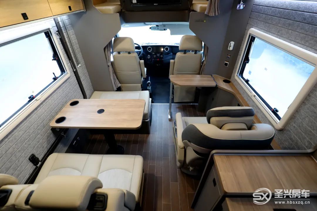 無拓展大空間/設(shè)計精細(xì)的房車，才是長途旅行必備-20.jpg