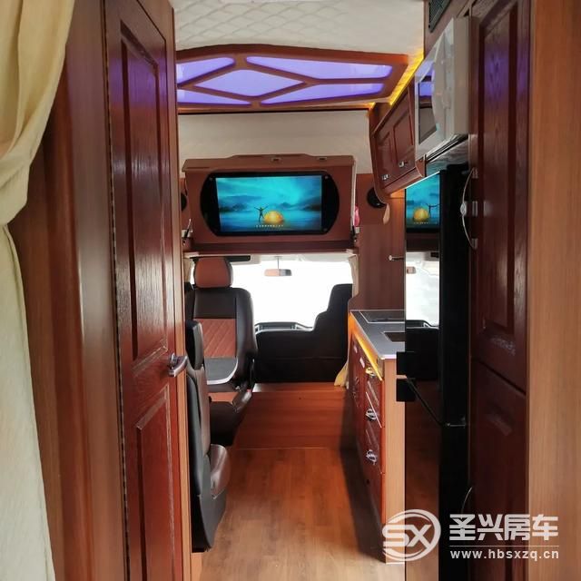 新款江鈴JMC輕卡房車，中式設(shè)計老車友最愛，30萬出頭拎包就能住-5.jpg