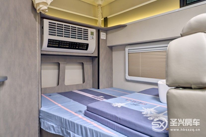 9月2日鄭州房車展——齊星大通T90越野硬升頂房車，風(fēng)格獨(dú)特彰顯硬漢實(shí)力！787b92a4f4b688f1c004ae23b3ce036e