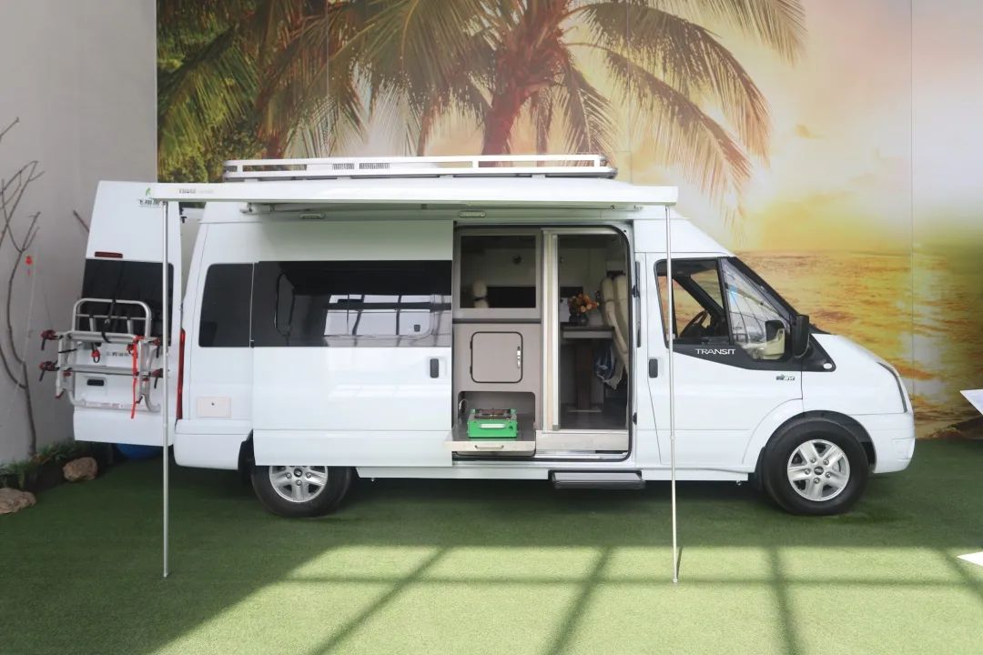 用福特T6底盤打造的小房車長(zhǎng)什么樣？動(dòng)力強(qiáng)、配置高，主打一個(gè)性價(jià)比-7.jpg