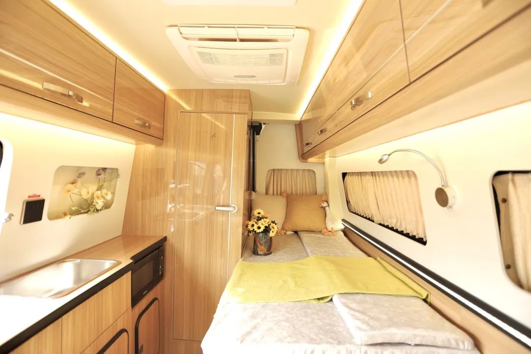 用福特T6底盤打造的小房車長(zhǎng)什么樣？動(dòng)力強(qiáng)、配置高，主打一個(gè)性價(jià)比-19.jpg