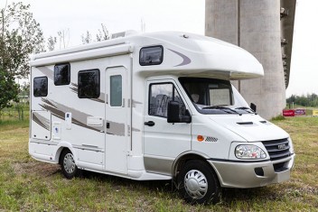 依維柯C型房車(chē)