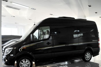 奔馳斯賓特商務(wù)車(chē)